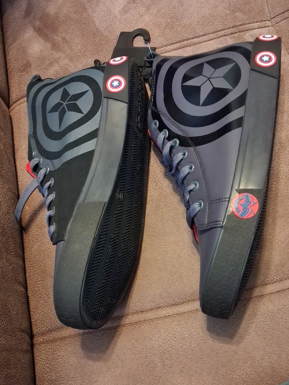 Marvel Men's High-Top Sneakers Captain America Dark Grey Size 11 1/2 - Picture 6 of 6